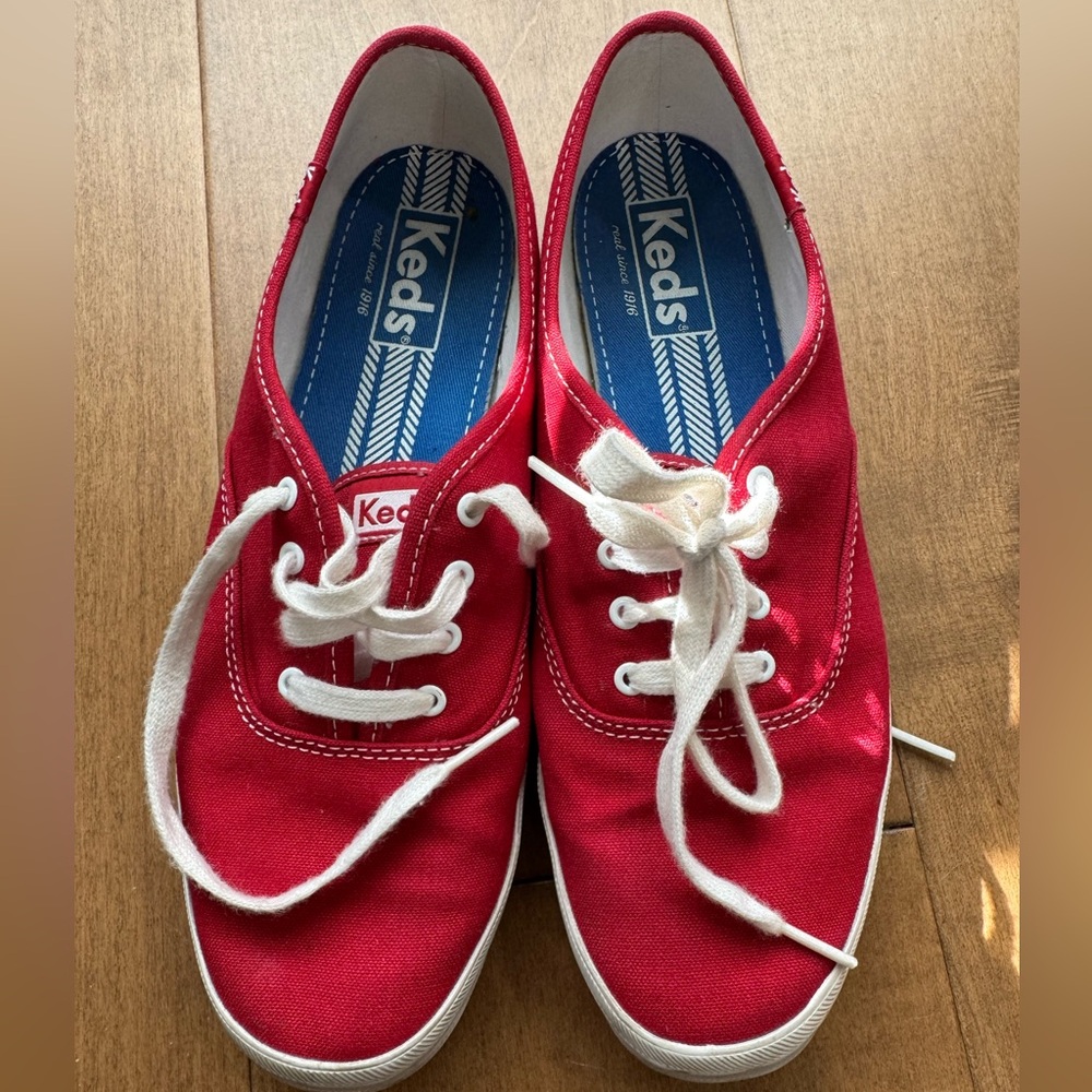 Keds women’s canvas sneakers. Color:Red 
Size: 9.5